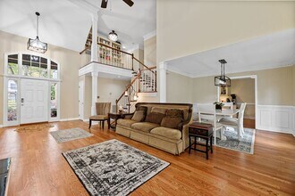 Building Photo - Gorgeous, multi-level condo!
