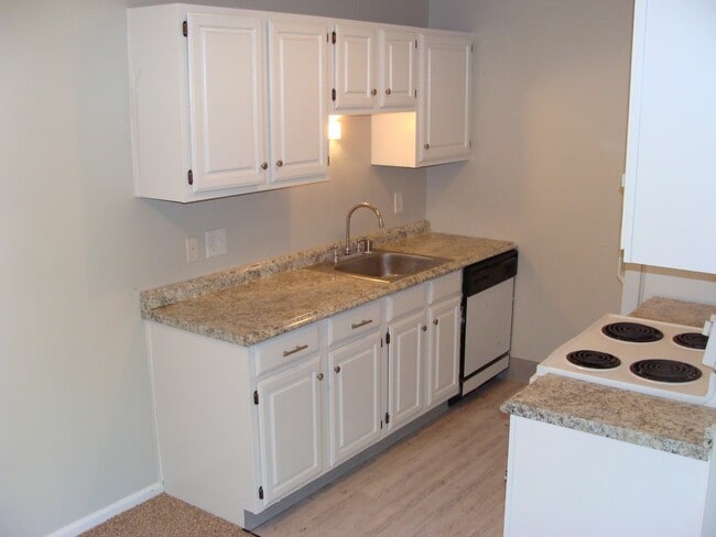Building Photo - 998 W Beaver Creek Blvd