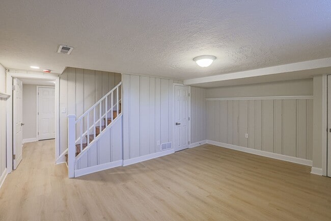 Building Photo - RENOVATED PARKVILLE TOWNHOME 3BR 1.5BA