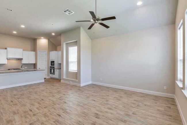 Building Photo - 2208 Bell Mare Vw