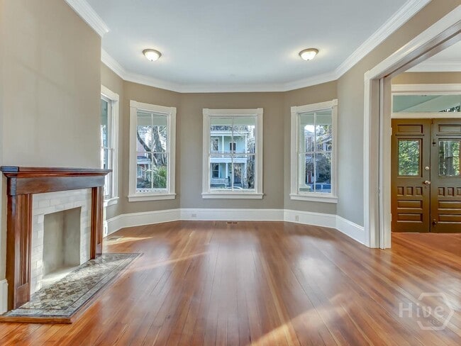 Building Photo - 208 W 35th St