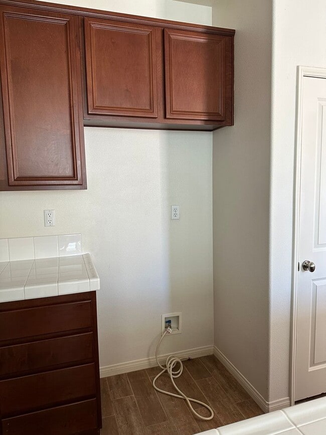 Building Photo - 3 bed  + Loft / 3.5 bath in Placentia, Ora...