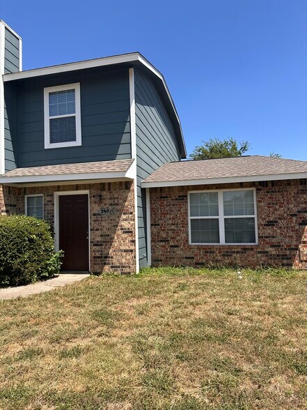 Primary Photo - 623 Wolftrap Dr