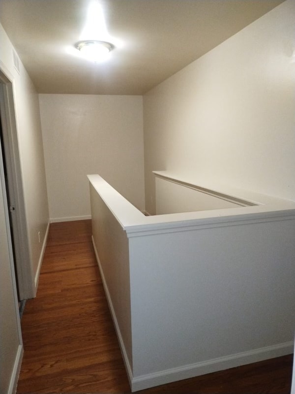 Building Photo - 619 Palisades Dr