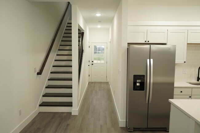 Building Photo - 781 Berry Rd