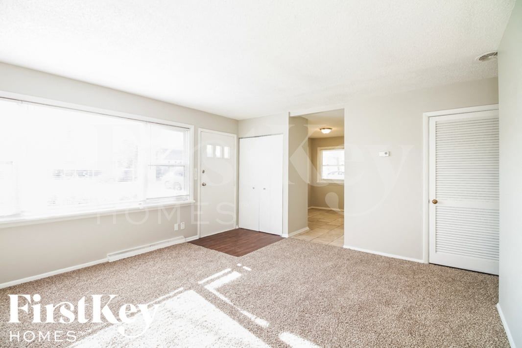 Building Photo - 809 N Latham St