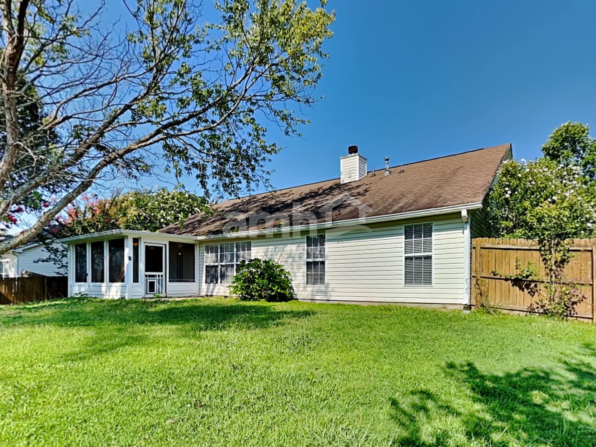 Building Photo - 3369 Woodtree Ln