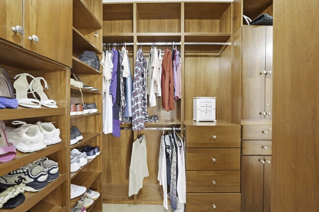 Building Photo - 16372 SW 62nd Ter