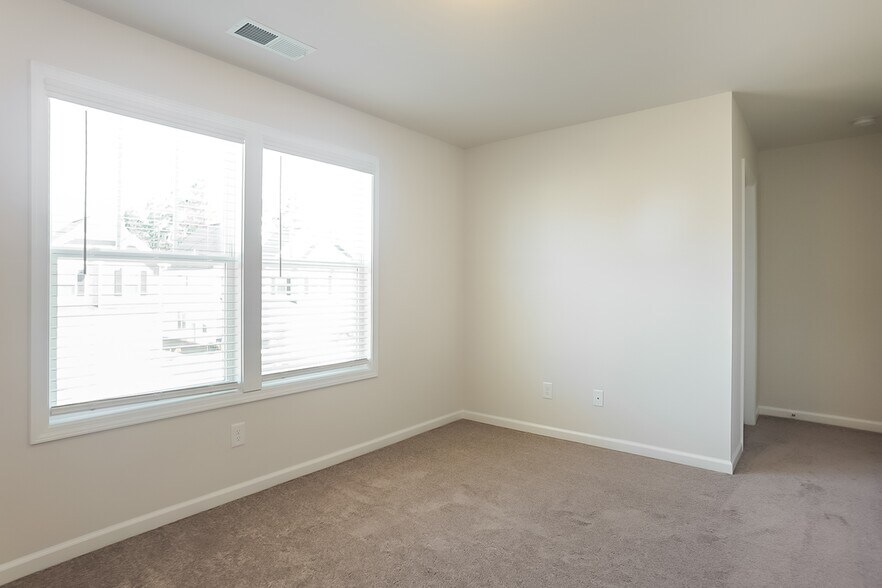 Building Photo - 581 Count Fleet Ct