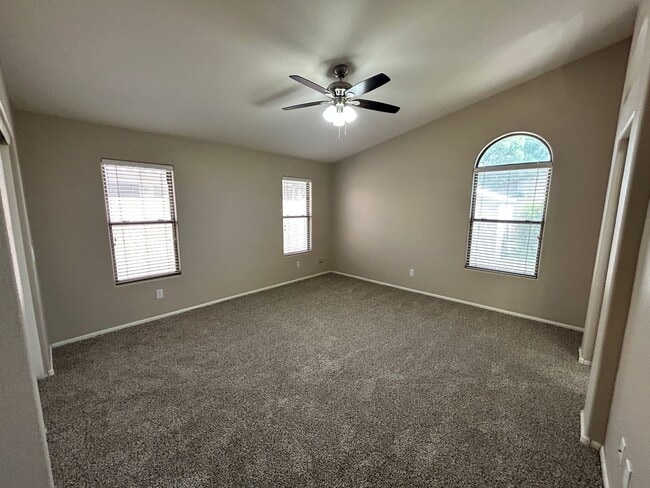 Building Photo - Warm, Inviting 3 Bed / 2bath Home in Canyon Trails with new updated and Flooring!!!