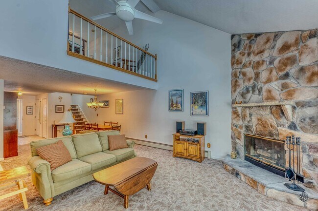 Building Photo - 102 Longfellow Dr