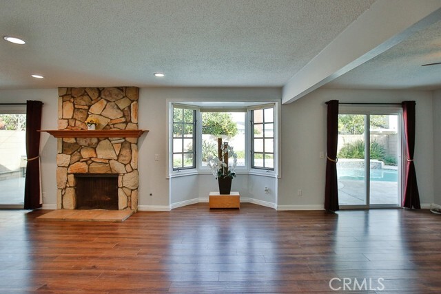 Building Photo - 17172 Treehaven Ln