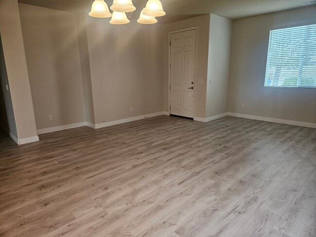 Building Photo - JESS RANCH - 3 BEDROOM