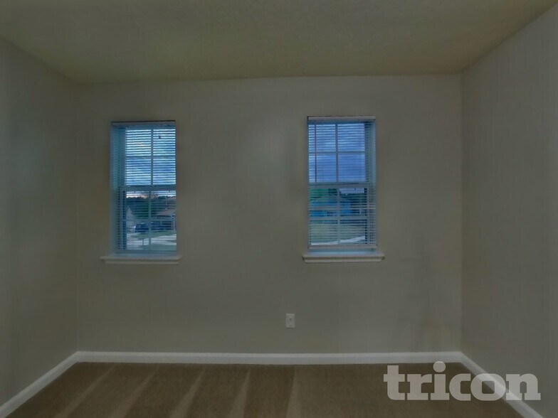 Building Photo - 11982 Alexandra Dr