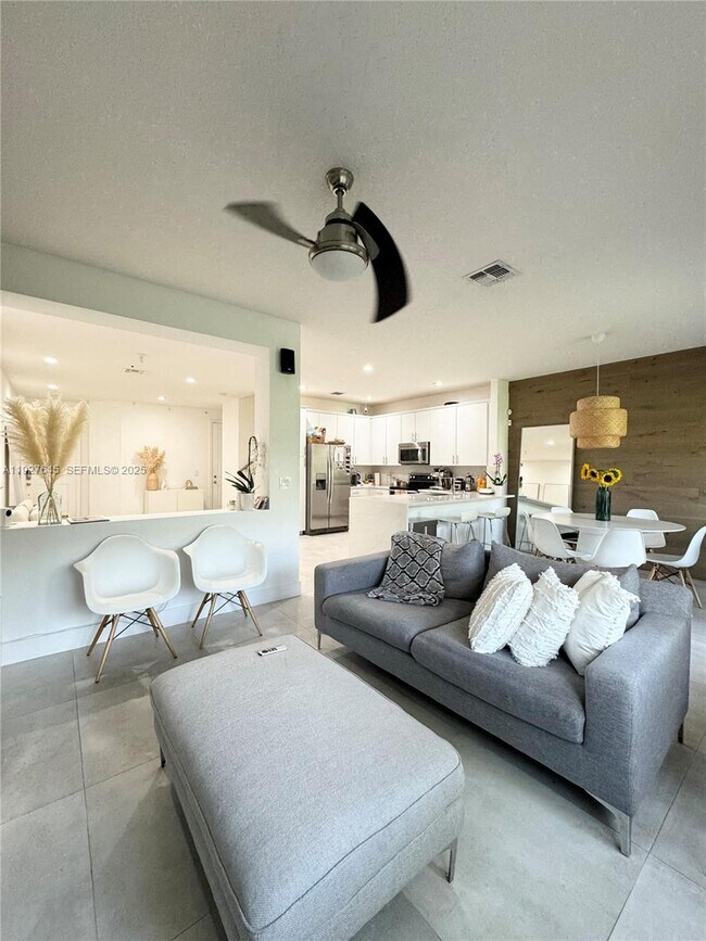 Building Photo - 13017 Riverwalk Cir S