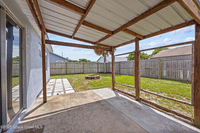 Building Photo - 859 Pine View Ave