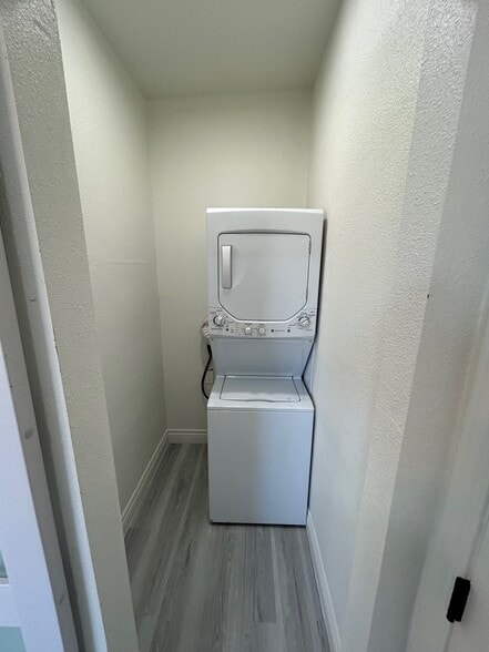 Building Photo - 210 W Monroe Ave