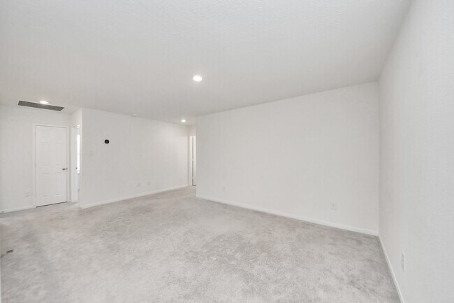 Building Photo - 17310 Rock Willow Ln