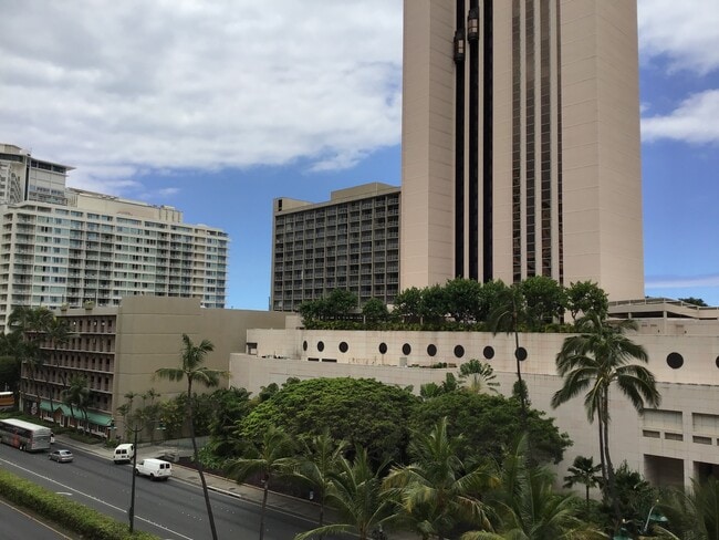 Building Photo - Ala Wai Terrace