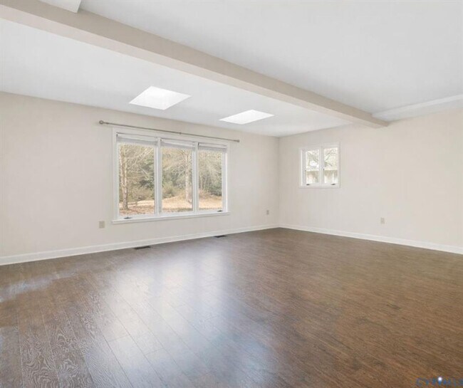 Building Photo - Convenient Midlothian Lucks Lane area on the water!