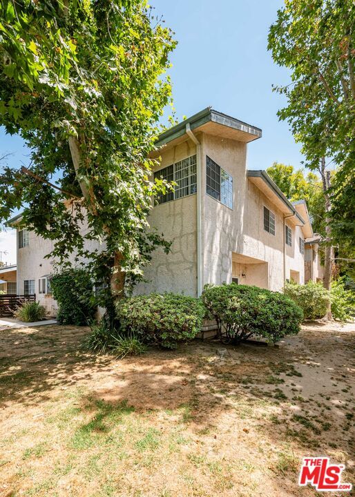 Building Photo - 6941 Hazeltine Ave