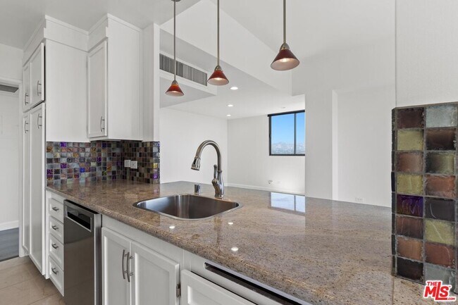 Building Photo - 10501 Wilshire Blvd