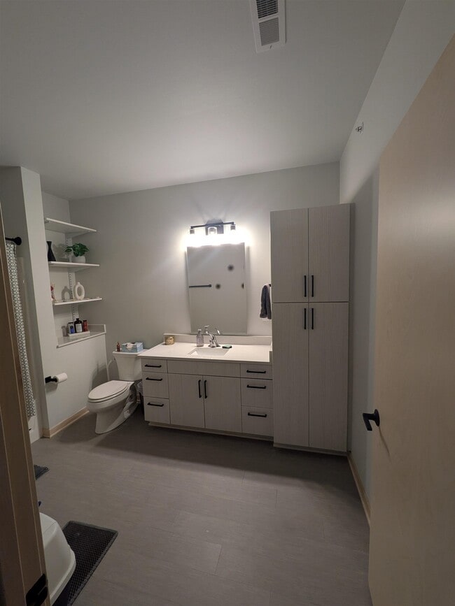 Building Photo - 6408 Bridge Rd