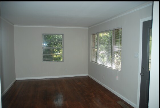 Building Photo - 2038 Dellwood Place