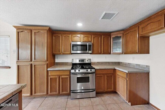 Building Photo - 856 Marimba Dr