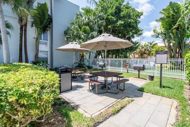 Building Photo - Legacy at South Miami