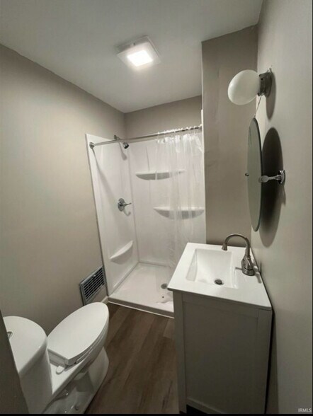 Building Photo - 211 S Liberty St