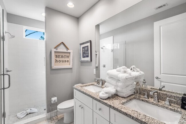 Building Photo - 4923 E County Hwy 30A