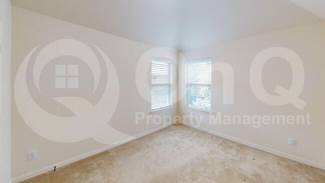 Building Photo - 846 Veneto Dr
