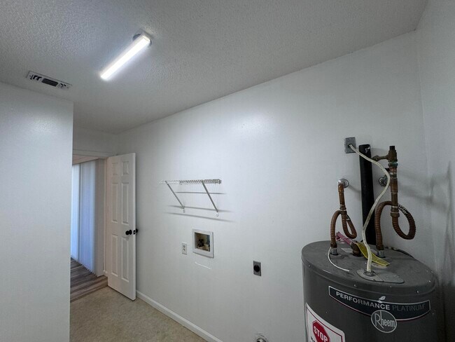 Building Photo - 6868 E Bay Blvd