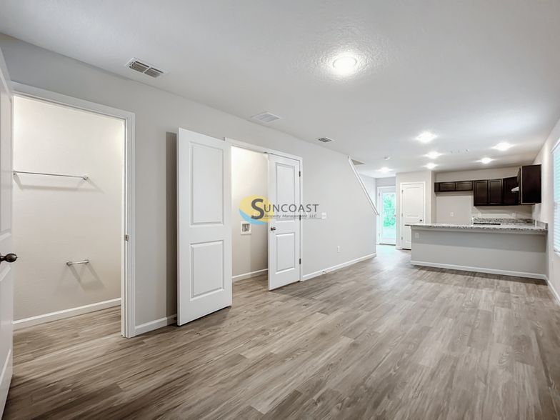 Building Photo - 6145 Delmar Pl