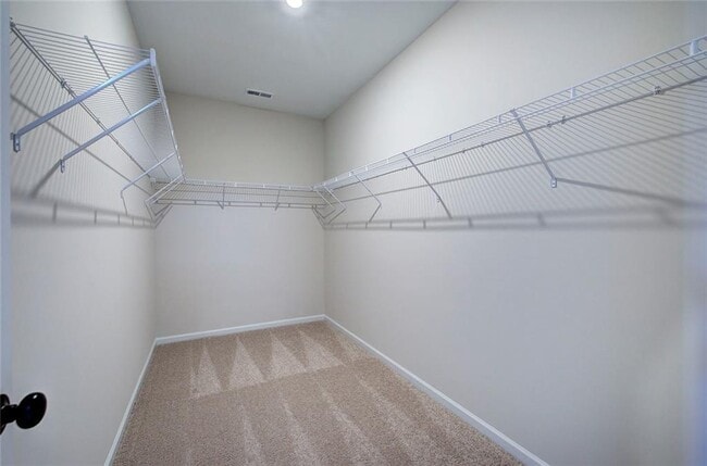 Building Photo - 401 Perth Dr