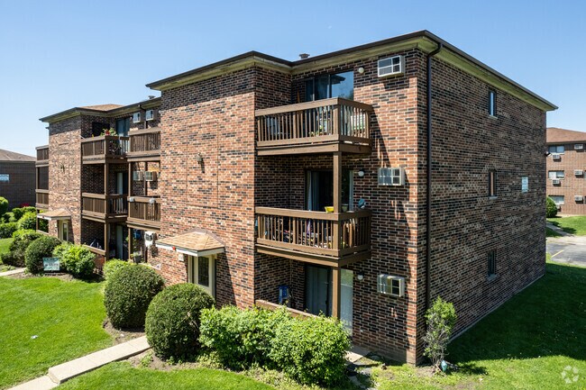 Building Photo - 1120-1122 Evergreen Ave