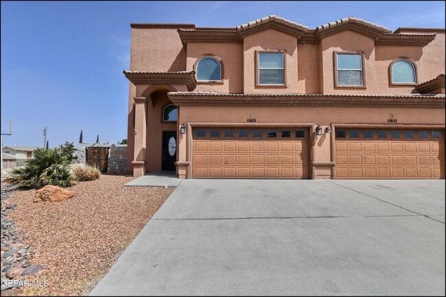 Building Photo - 11651 Dos Palmas Dr