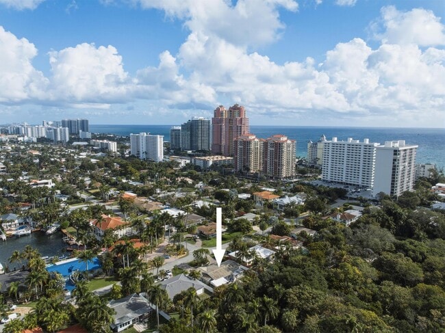 Building Photo - 3036 NE 19th St