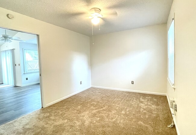 Building Photo - 1300 Debbs Ln