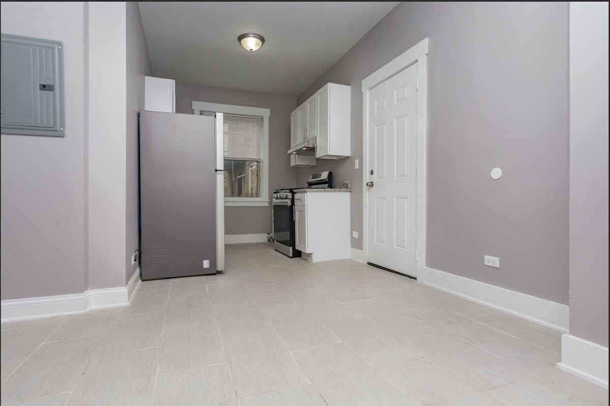 Building Photo - 311 E 69th St