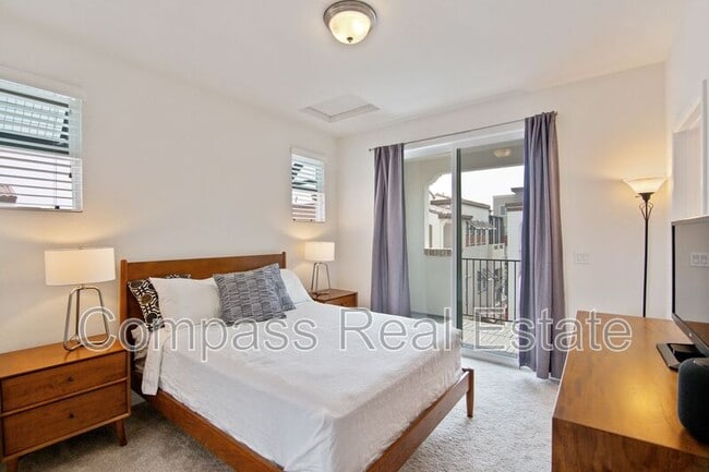 Building Photo - 2730 Viterbo Ct