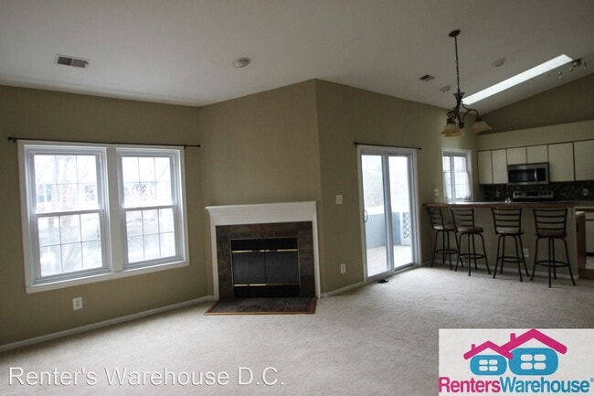 Building Photo - 12898 Grays Pointe Rd