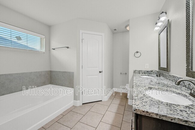 Building Photo - 3418 Ballam St