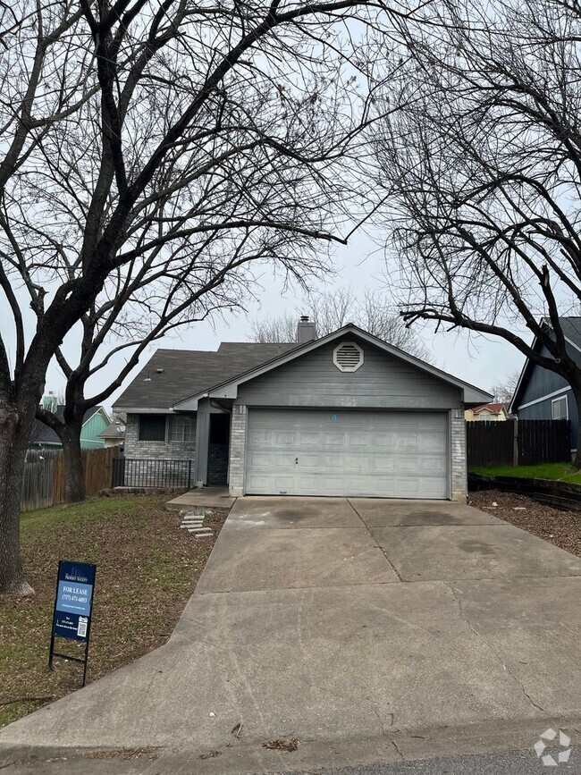 Building Photo - PRELEASING FOR FEBRUARY! 3 Bedroom 2 bath ...