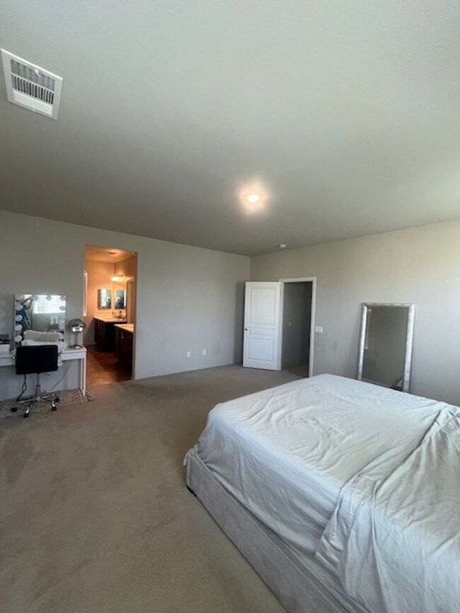 Building Photo - Beautiful Single-Family Home Murrieta