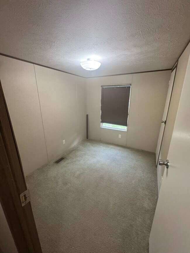 Building Photo - 4773 Lord Rd