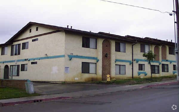 Building Photo - Averil Villas