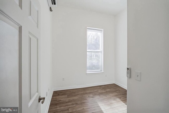 Building Photo - 407 S 42nd St