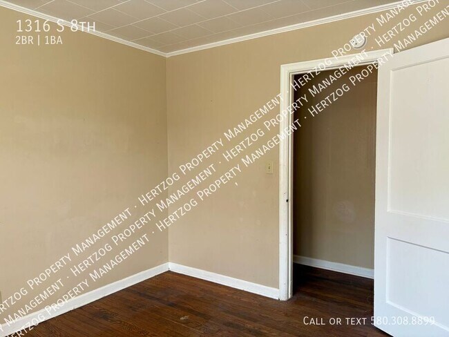 Building Photo - 1316 S 8th-